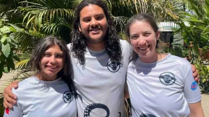Jouse our PADI instructor with two new happy PADI certified divers, certified in Guanacaste, Costa Rica.
